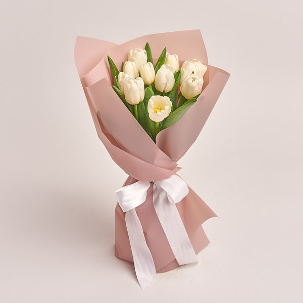 12 White Tulip Bouquet